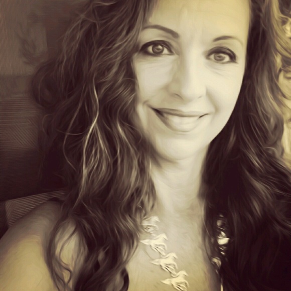 Meet your Posher, Toni - Picture 1 of 1